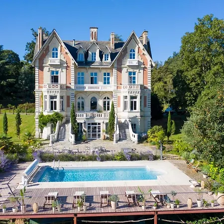 Château Des Forges Par Slow Village Hotel 2*
