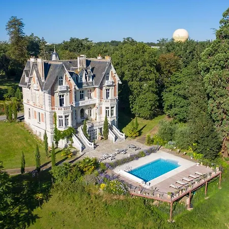 Hotell Le Chateau Des Forges 3*