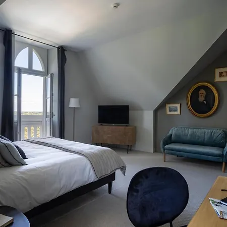 Le Chateau Des Forges Hotell 3*
