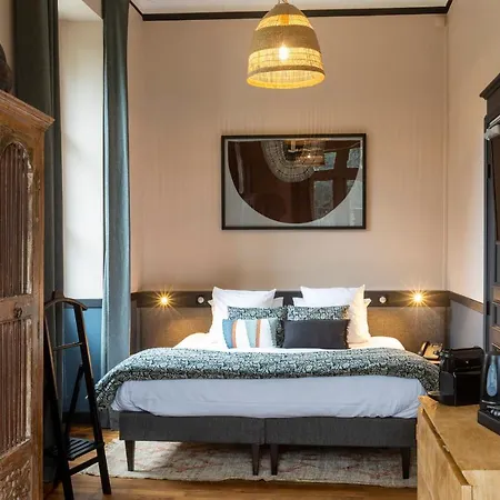 Le Chateau Des Forges