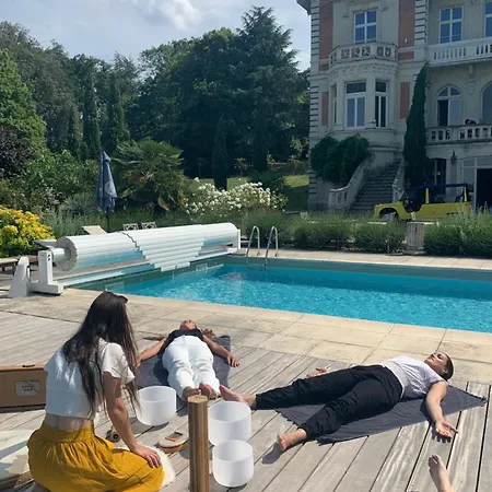 Le Chateau Des Forges