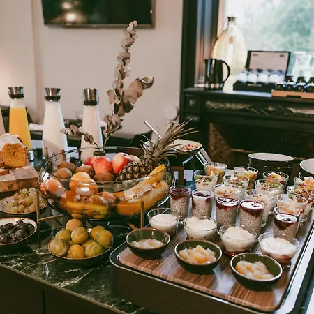 Le Chateau Des Forges Hotell 3*