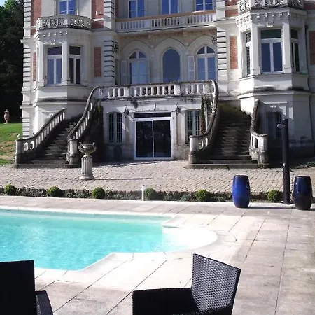Le Chateau Des Forges 호텔 3*