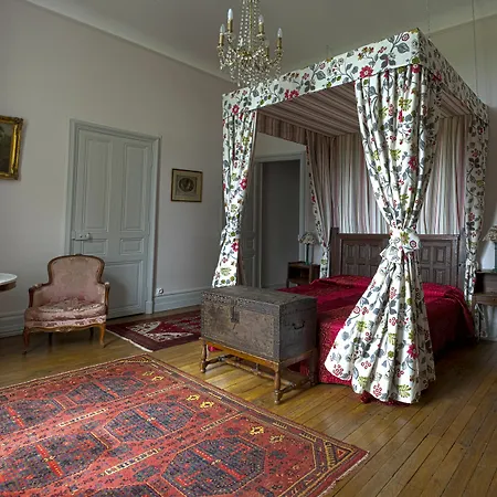 Готель Le Chateau Des Forges 2*