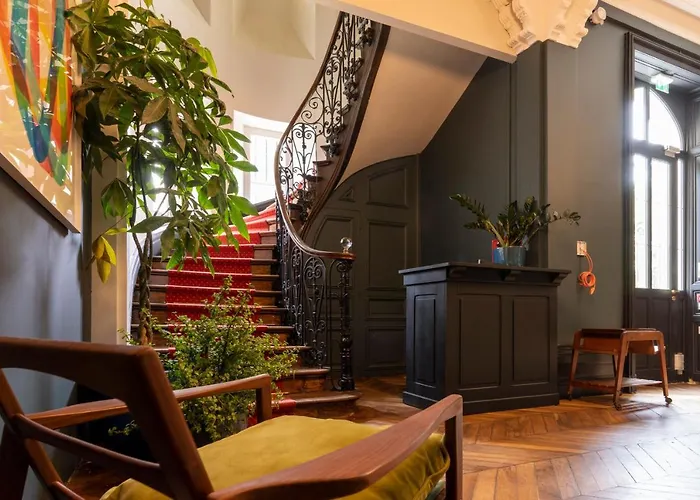 Le Chateau Des Forges