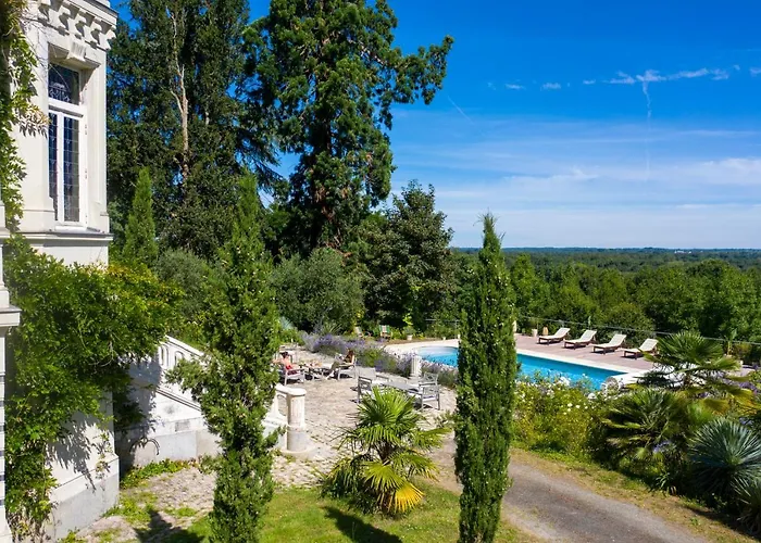 Le Chateau Des Forges Otel