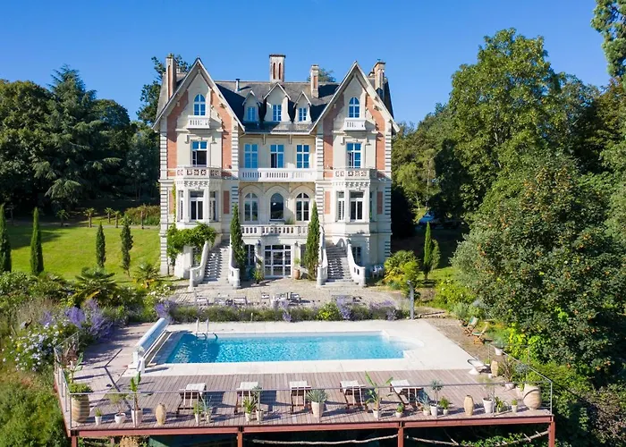 Le Chateau Des Forges Otel 3*