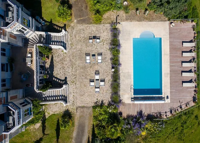 Le Chateau Des Forges Otel 3*