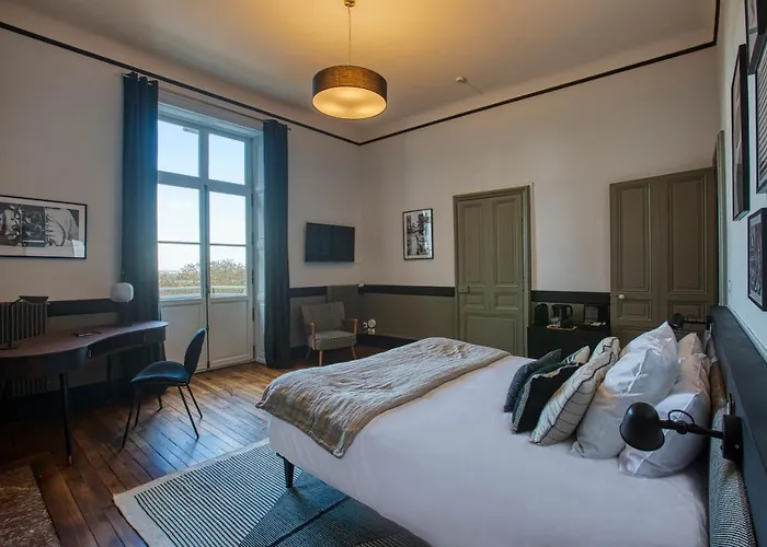 Hotell Le Chateau Des Forges 3*