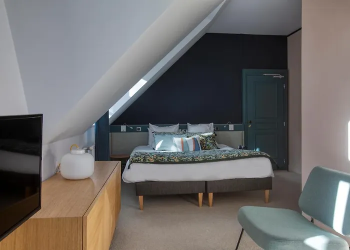 Le Chateau Des Forges Angers