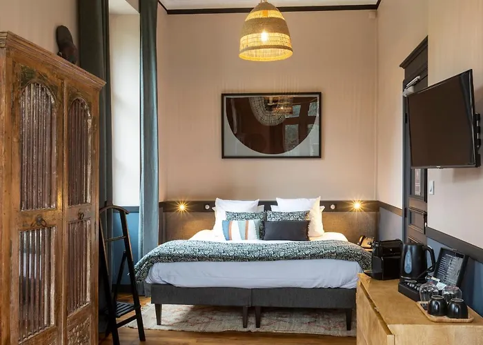 Le Chateau Des Forges