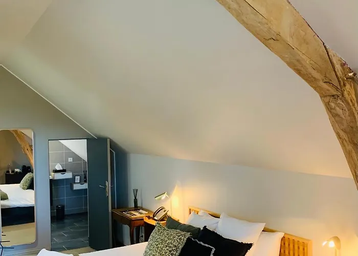 Le Chateau Des Forges Hotell 3*