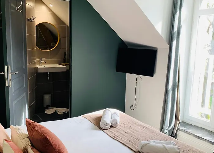 Otel Le Chateau Des Forges 3*