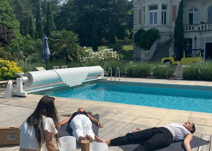 Le Chateau Des Forges