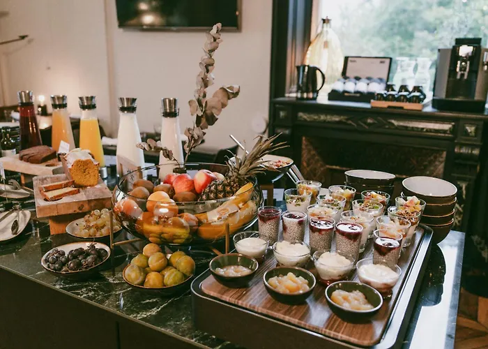 Le Chateau Des Forges Hotell 3*