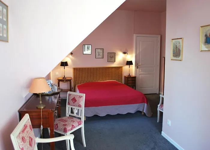 Le Chateau Des Forges Angers